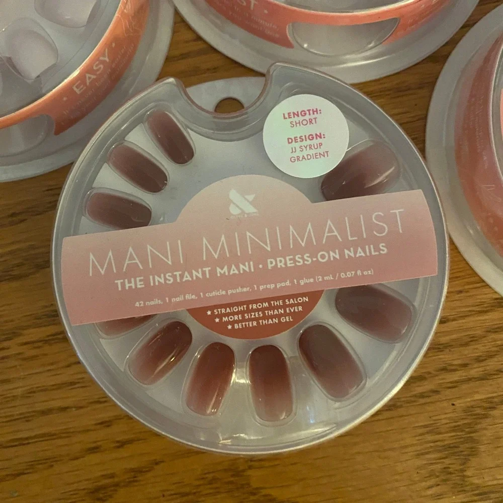 Olive & June Glue On Nail Bundle